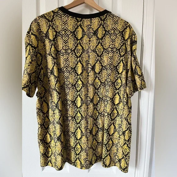 Women’s Nike baggy basketball tee - Picture 4 of 5